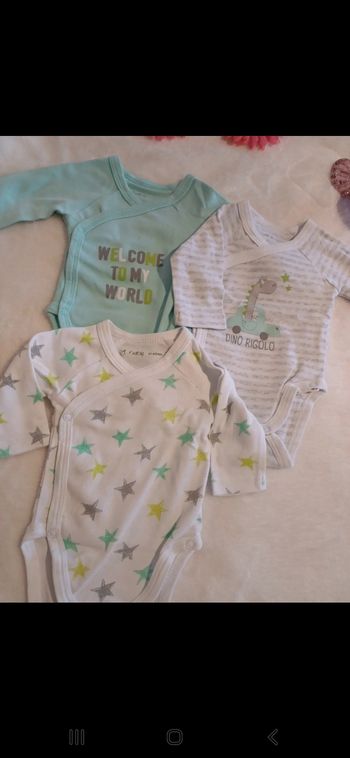 Lot de 3 bodies bébé taille 1 mois
