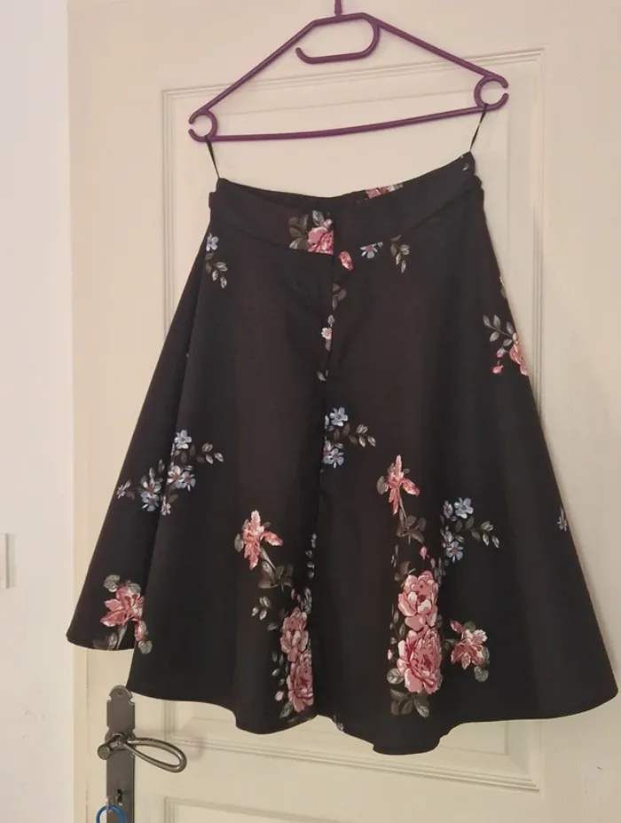 Jupe fleurie taille M neuf - photo numéro 9