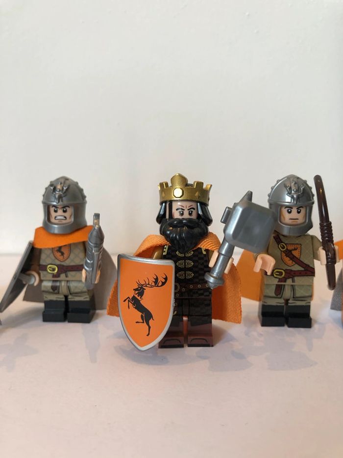 Figurine type lego Roi Stannis Barathéon et 4 soldats game of thrones - photo numéro 2