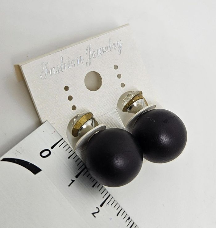 Paire de boucles d'oreilles.
Neuve. - photo numéro 5