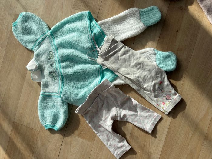 Lot bébé fille 1 mois - 35 pièces - photo numéro 3