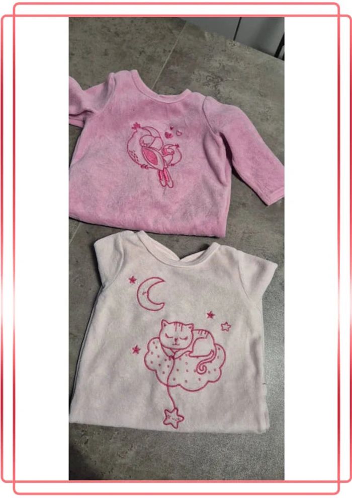 Lot 2 pyjamas velours.