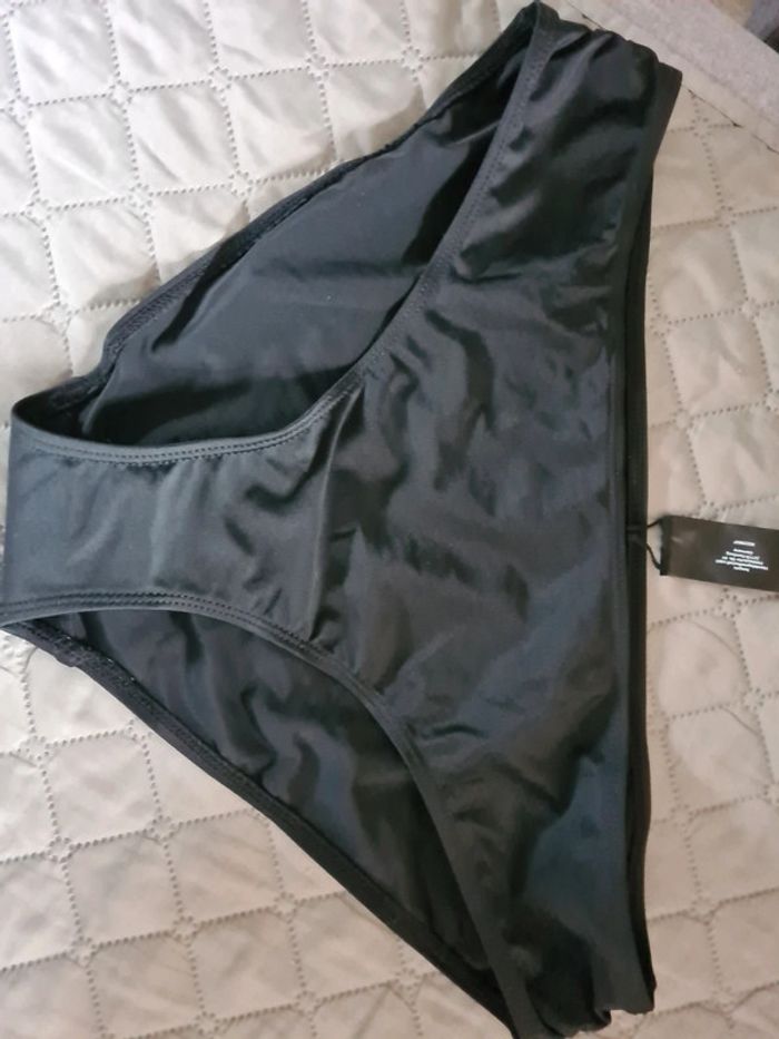 Bas de maillot de bain neuf 44