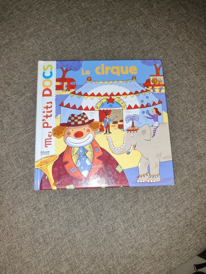 Livre le cirque p'tits docs