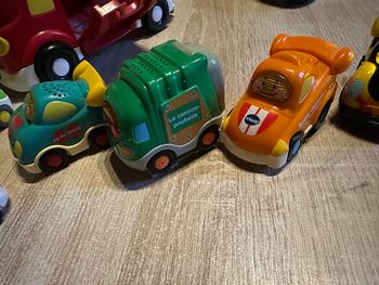 Voiture tutu bolide et camion 