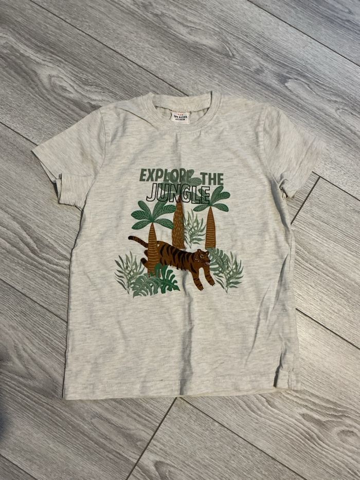 Teeshirt enfant taille 6 ans