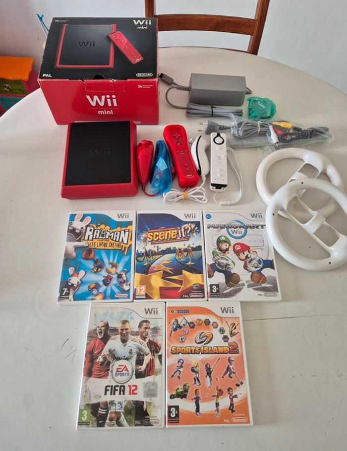 Console nintendo wii mini rouge en boite et jeux