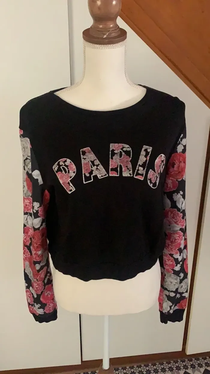 Sweat court fleuri