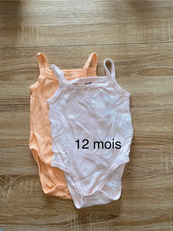 Lot bodies à bretelles - 12 mois