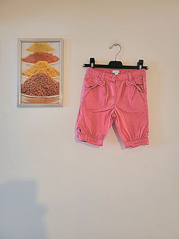 Joli pantacourt rose obaibi Taille 12 mois