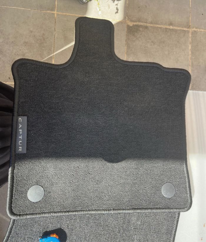 Lot 5 tapis Captur neuf - photo numéro 3