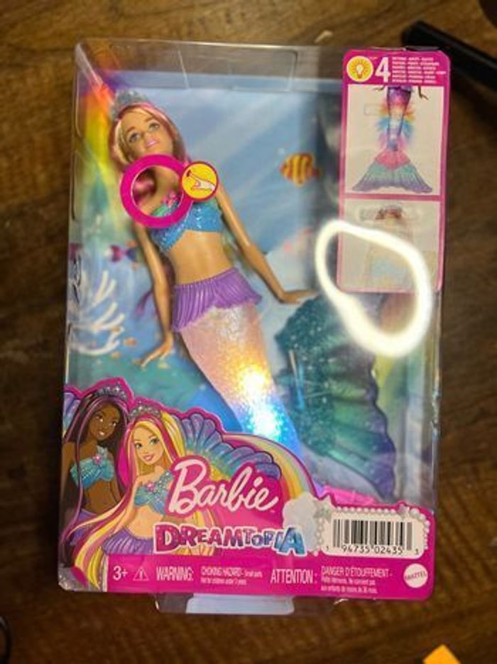 Poupée Barbie Dreamtopia - Sirène Lumières de rêve - photo numéro 5