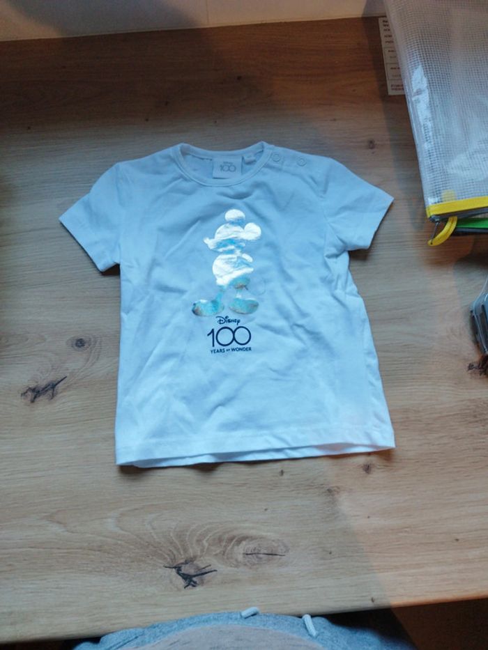 T shirt blanc Mickey Disney 18 mois neuf sans étiquette