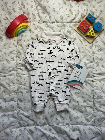 combinaison sans pieds blanc motifs moustache ouverture devant 3 mois newborn