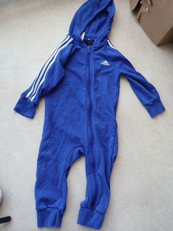 Combinaison Adidas 18-24 mois 