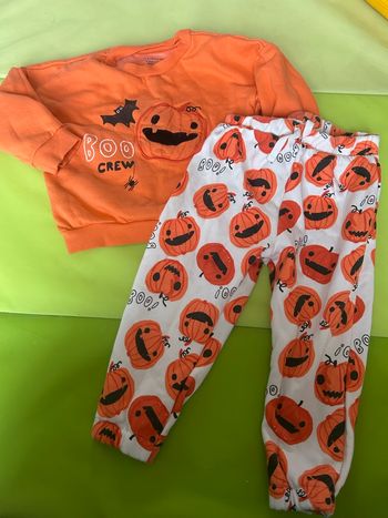 Je vends un ensemble Halloween pour enfant, taille 18–24 mois.