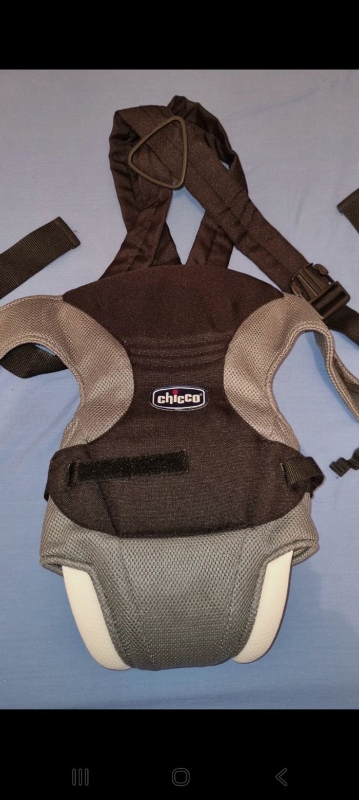 Porte bebe mixte naissance en très bon état comme neuf