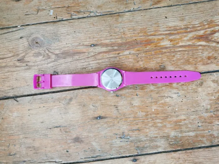 Montre rose Escada - photo numéro 3