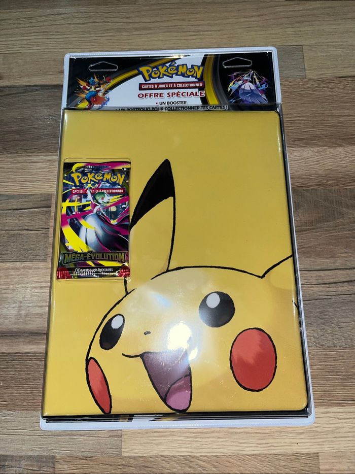 Coffret Pokémon mega évolution ME1 portfolio pikachu