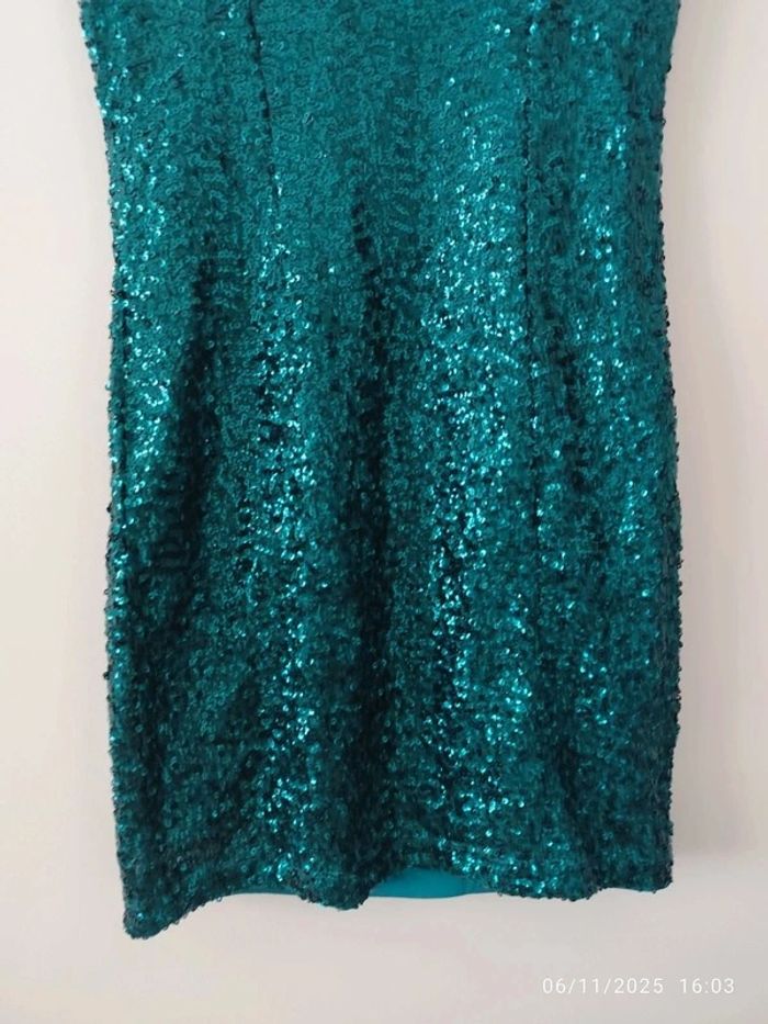 Vestido verde esmeralda corto de fiesta de lentejuelas de hym - photo numéro 3