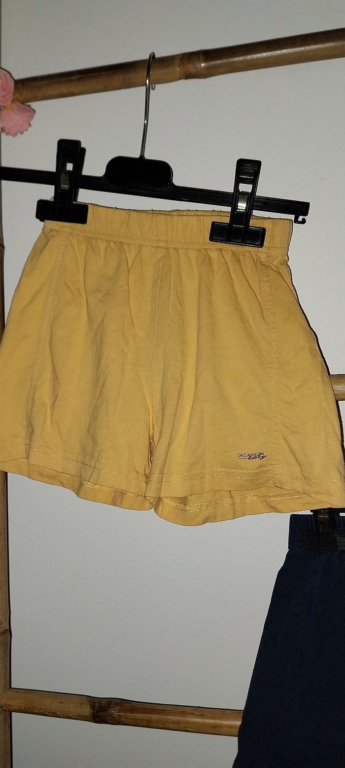 Duo/ Lot de 2 shorts Décathlon baby très bon état 2 ans - photo numéro 3