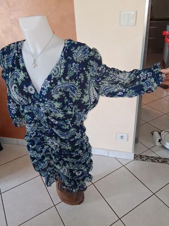 Robe d'été avec manche transparente fleuri Zara