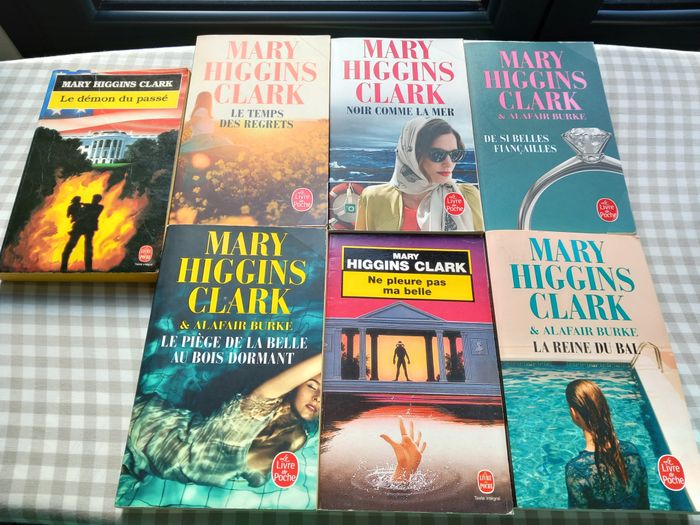 Lot de 7 romans policiers Mary Higgins Clark - photo numéro 1