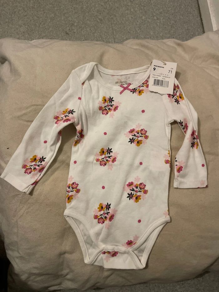 Body neuf dpam fille 9 mois