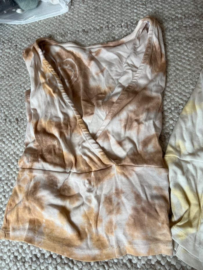 Tee shirt manche longue taille M col V - photo numéro 3
