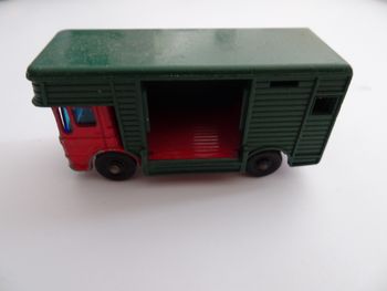 Matchbox transport cheval