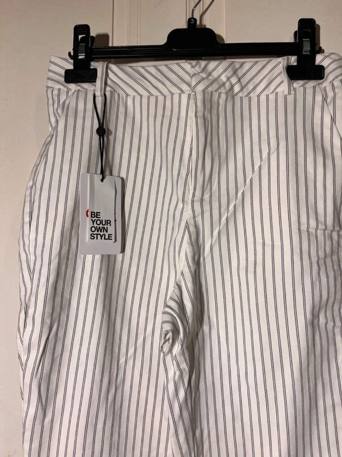 Pantalon chino ajusté neuf jennyfer rayé taille 36 - photo numéro 2