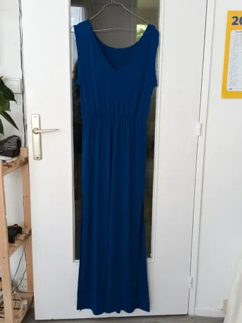 Robe longue ouverte sur les côtés