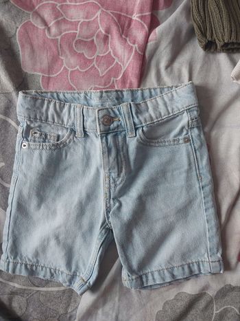 1 bermuda taille 4 ans
