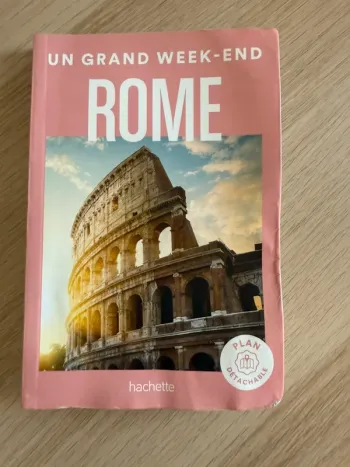 Un grand week end Rome Hachette avec plan détachable