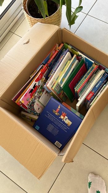 Vend habilles garçon du 6 mois à 12 mois  jeux et livres