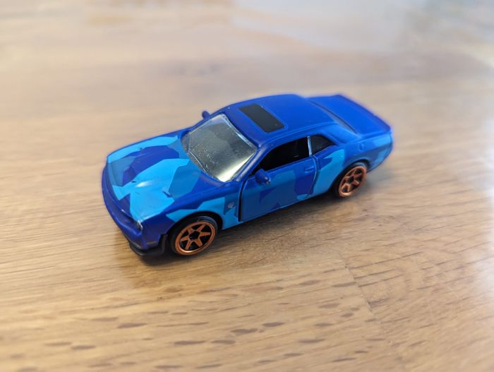 Petite voiture Majorette Dodge charger
Échelle 1/66 - photo numéro 3