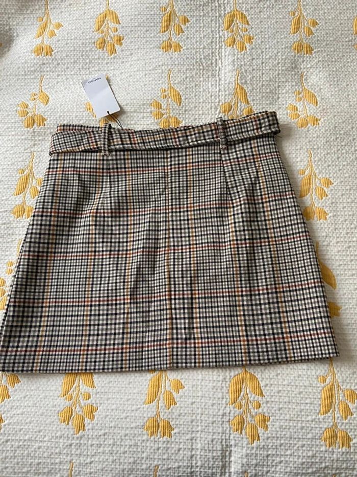 Jupe moutarde Mango longueur 41 cm taille 38 avec ceinture neuf - photo numéro 2