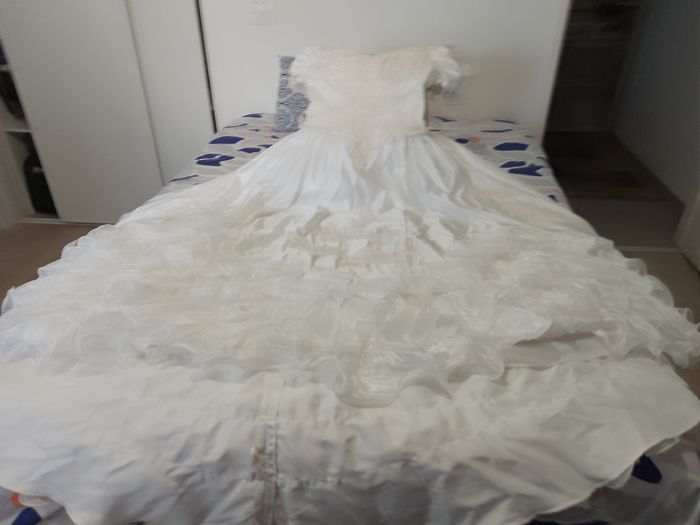 Robe de mariée blanche avec traîne '' Sarah'' - photo numéro 4