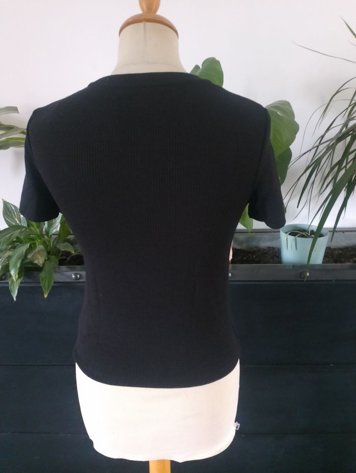 Tee shirt noir avec perles Bershka - photo numéro 5