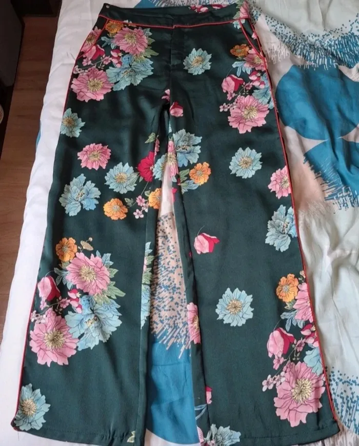 Pantalon fluide fleuri