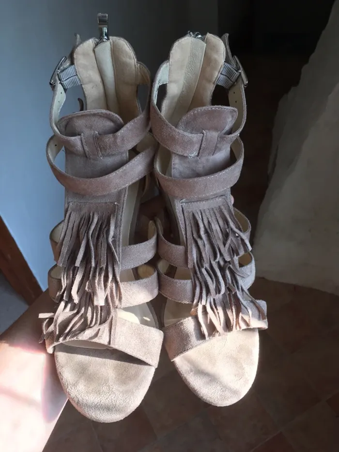 Sandales à talons - photo numéro 2