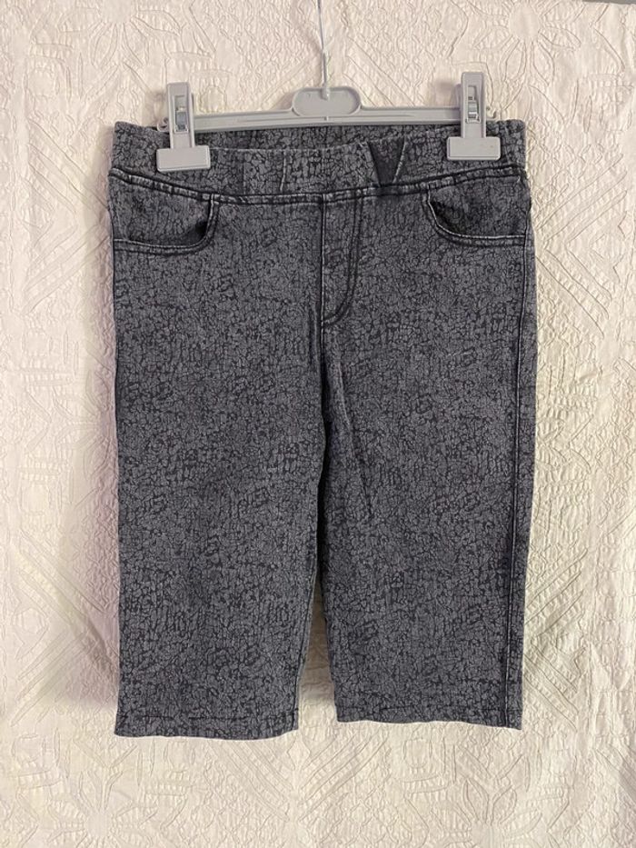 Short gris et noir élastiqué