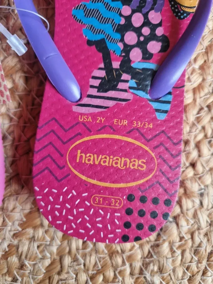 Neuf jolie paire de tong havaianas motif minnie pointure 33 - photo numéro 5