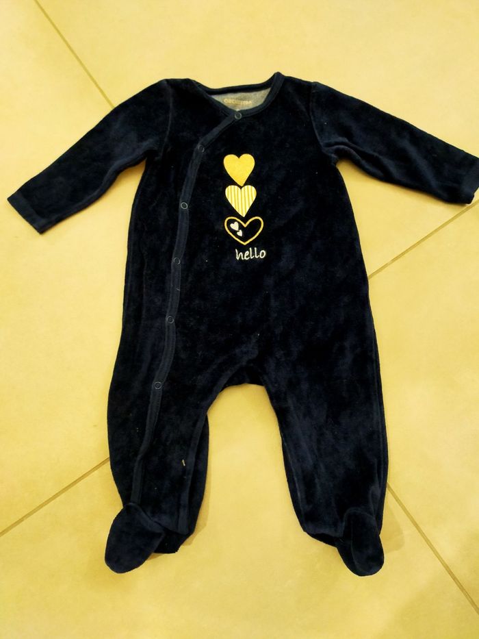 Lot vêtements 6 mois - photo numéro 2