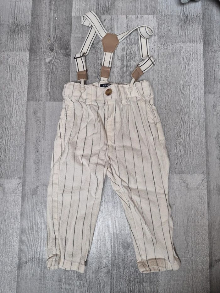 Pantalon à bretelles