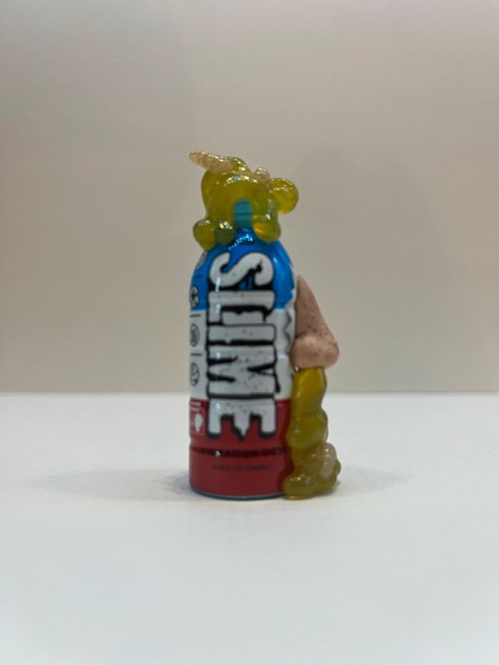 Mega Gross Minis série 2 - Slime bleu blanc rouge
