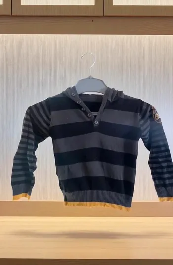 Pull garçon 4 ans 🧥 Style rayé avec capuche – Douillet et tendance !