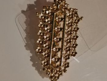 Broche fantaisie dorée fleurs