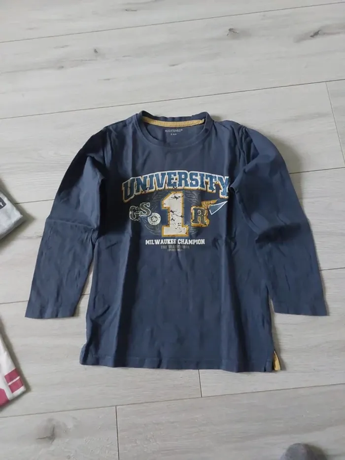 Lot t-shirts 8ans - photo numéro 2