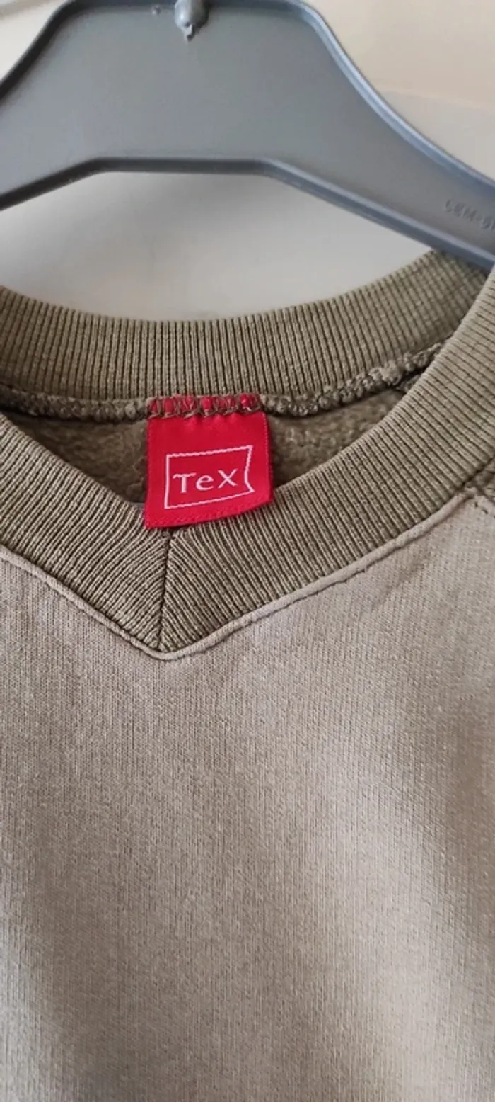 🐼 Sweat Tex taille 8 ans  très bon état  🐼 - photo numéro 4